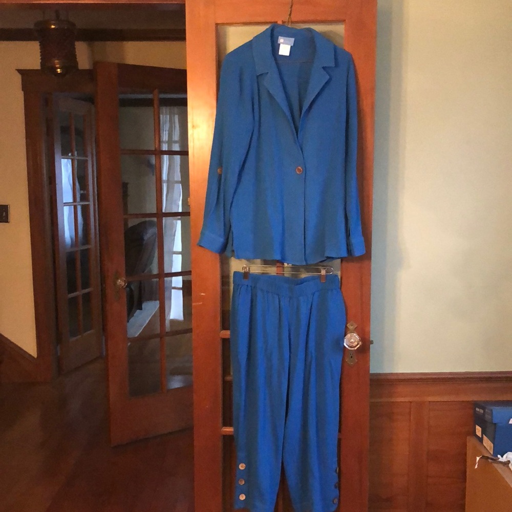 Two Piece 100% Cotton Lightweight Casual Suit with Wide Leg Capri pants